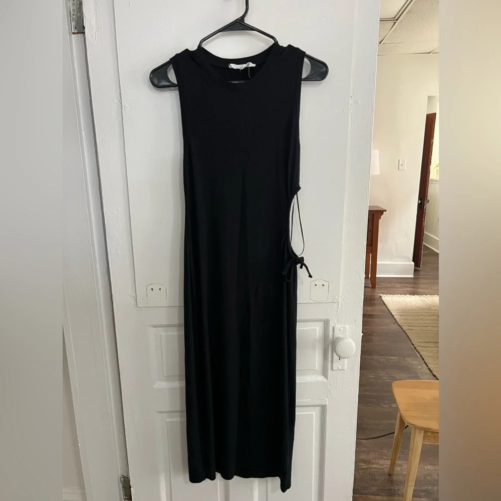 - Midi Body Con Dress with side Cut out - Picture 2 of 5